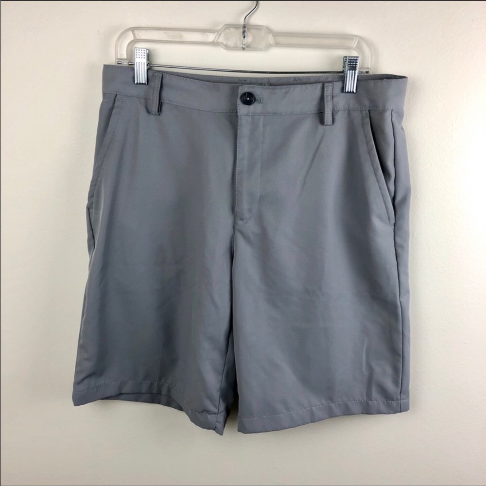 IZOD Golf Classic Grey Shorts Size 32